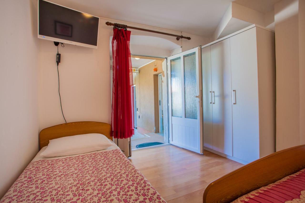 Apartment Surdic Valun Exterior foto